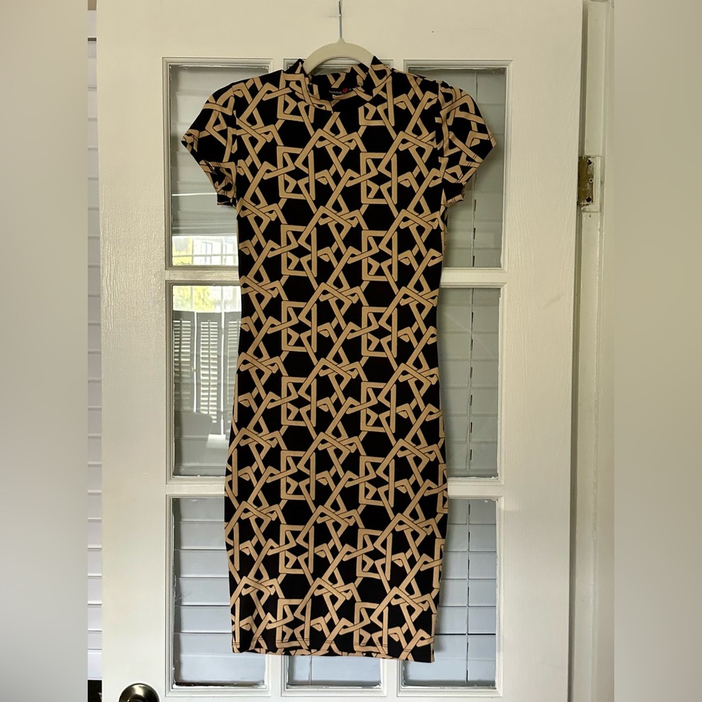 Absolutely‎ Love It Women’s M Bodycon Tan Black Geometric Print Dress | SKU 0732